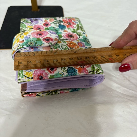 Vegan Leather Wallet in a floral print. Snap close. - Picture 9 of 9